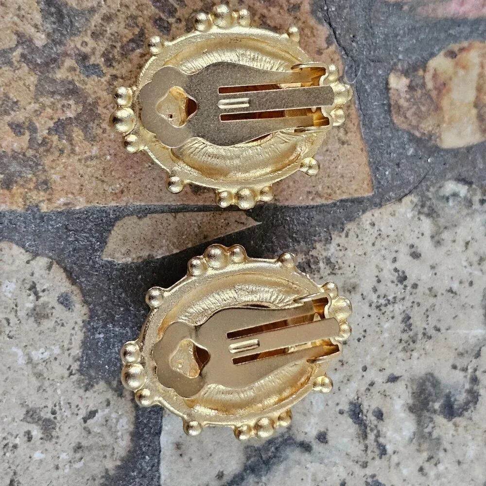 Vintage Gold-Tone Amber Color Lightweight Clip-On Earrings